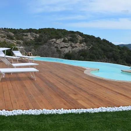 Sleeps 6 Pool Air Con Wifi *